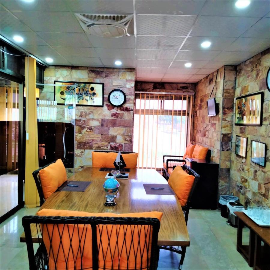 Hotel Vista Inn Dha Rawalpindi Dış mekan fotoğraf