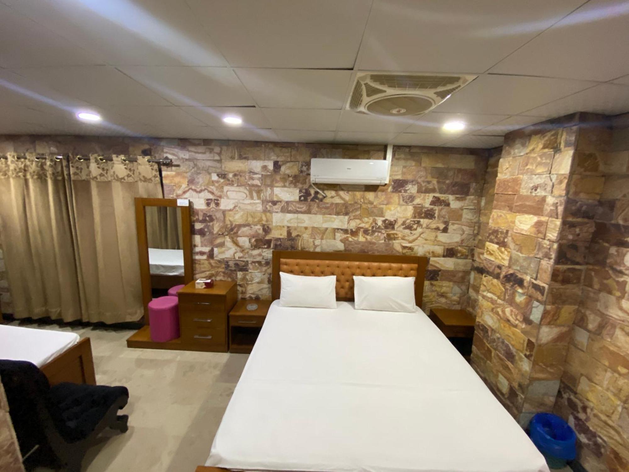 Hotel Vista Inn Dha Rawalpindi Dış mekan fotoğraf
