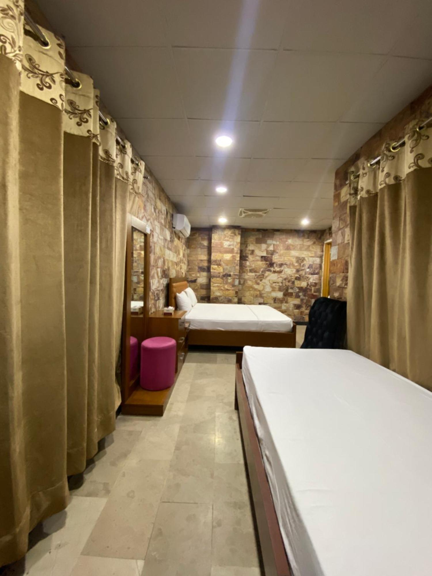 Hotel Vista Inn Dha Rawalpindi Dış mekan fotoğraf